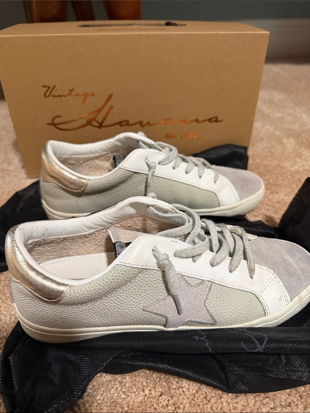 Vintage Havana Women's Gray and Silver Star Low-Top Sneakers